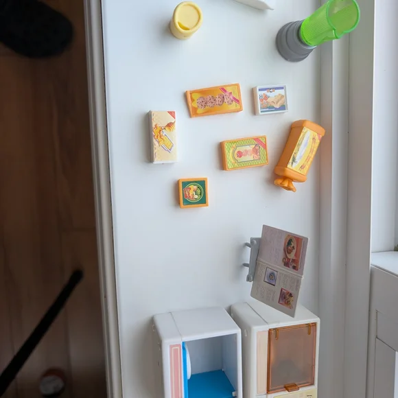 Barbie Kitchen Set 2005 - Picture 8 of 11